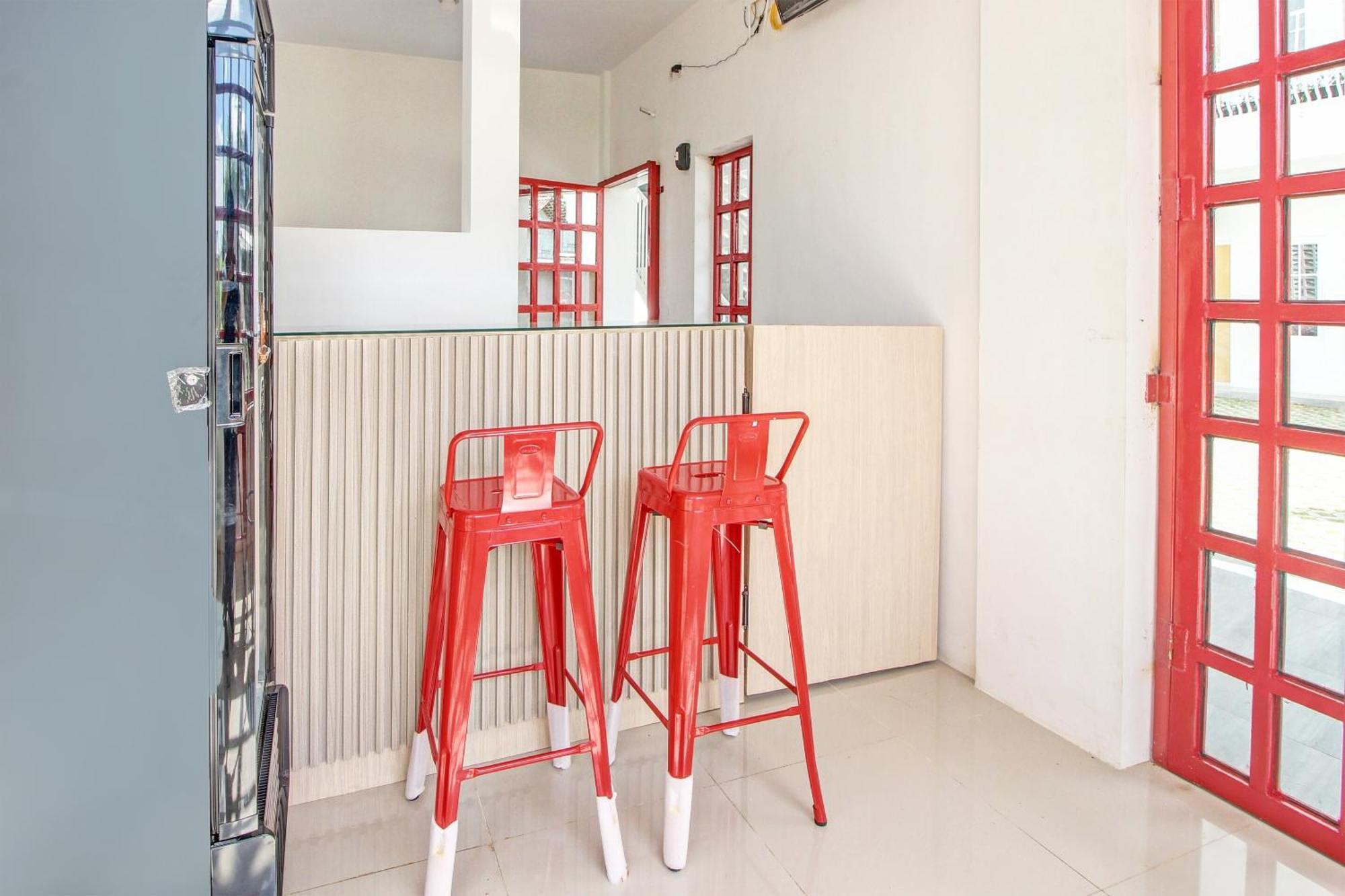 Super Oyo Collection O 92363 Kp Inn ยอกยาการ์ตา ภายนอก รูปภาพ